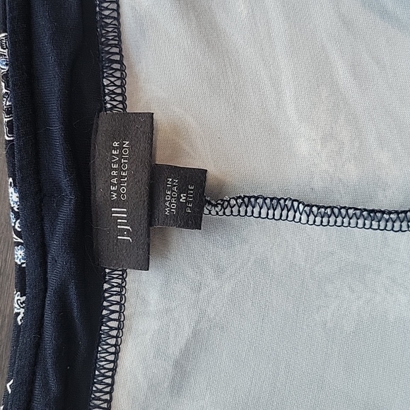 J Jill Cropped pant navy blue floral - Picture 3 of 3